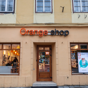 Ein Orange Shop in Rumänien.