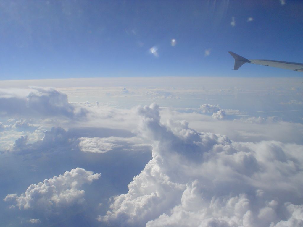ueber-den-wolken.jpg