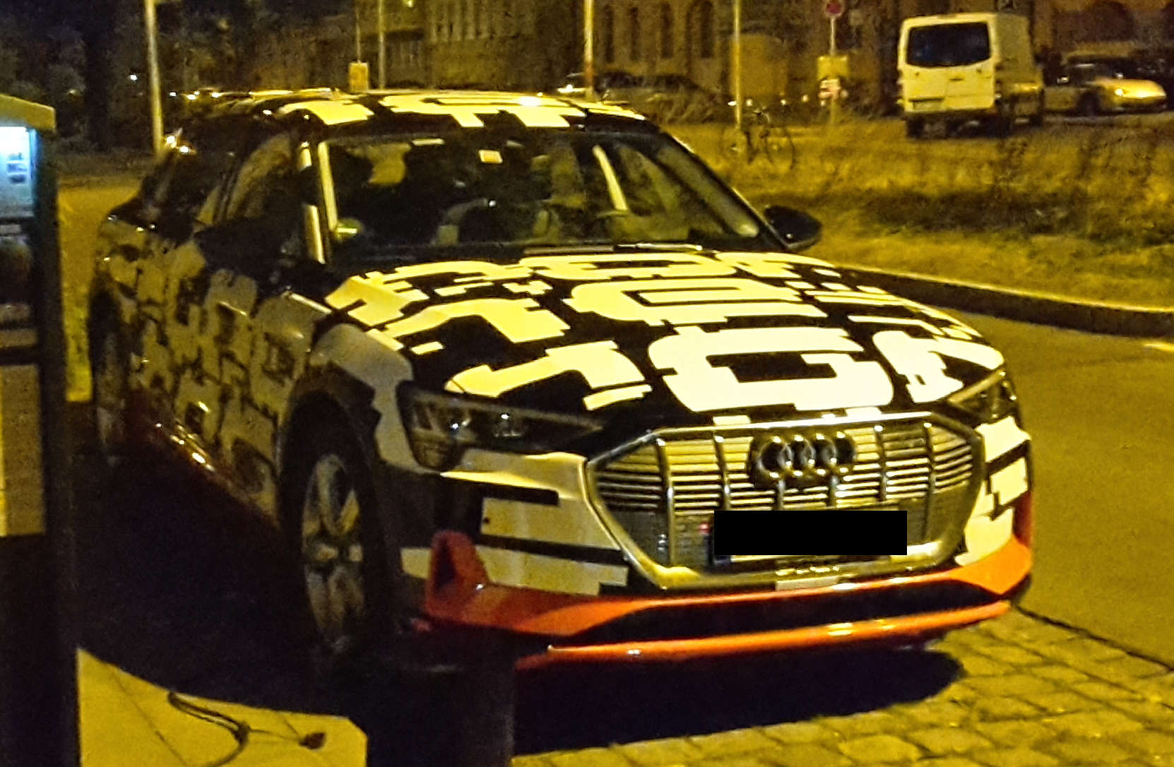 Tesla Model S 22-Jun-2012 die CHANCE 1078797