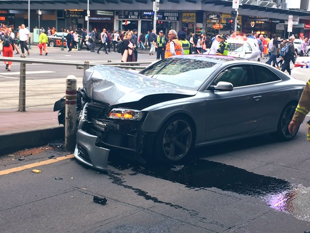 Tesla - Autos, Laster, Speicher und Solardächer 1297091
