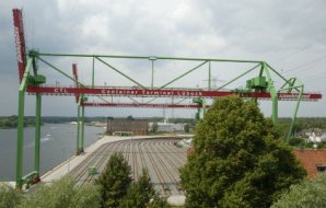 Hamburger Hafen macht sich fein. HHLA Neuemission 248462
