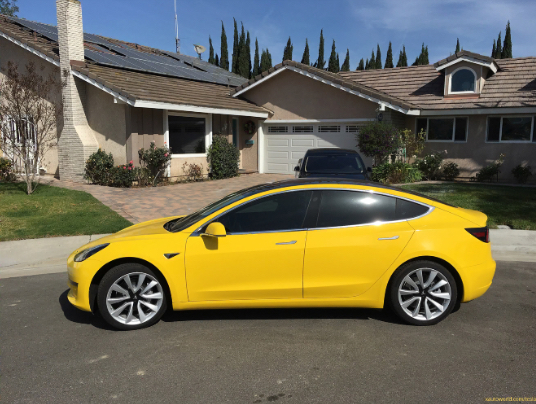 Tesla - Autos, Laster, Speicher und Solardächer 1135017