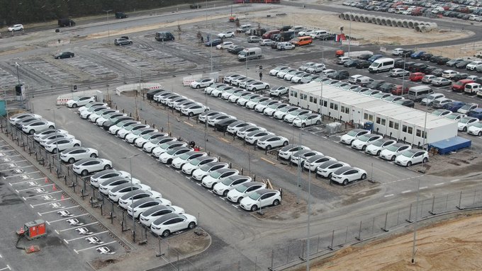 Tesla - Autos, Laster, Speicher und Solardächer 1345891