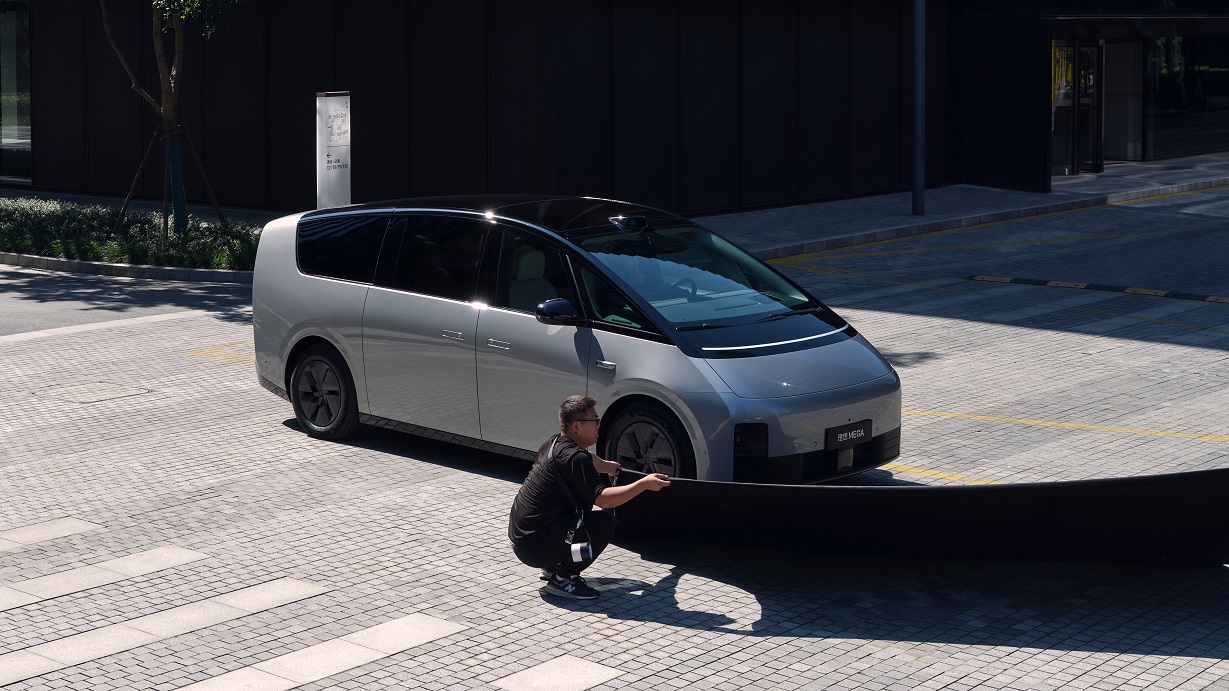 Tesla - Autos, Laster, Speicher und Solardächer 1396601