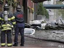 Klein-Flugzeug rast in New Yorker Gebäude 61535