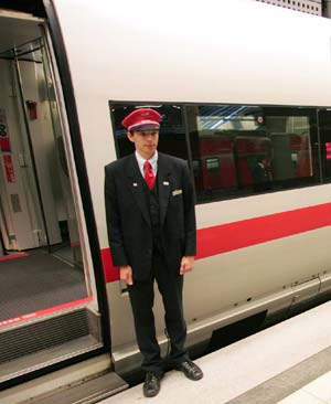 Achtung ! Achtung ! Bitte einsteigen 228567