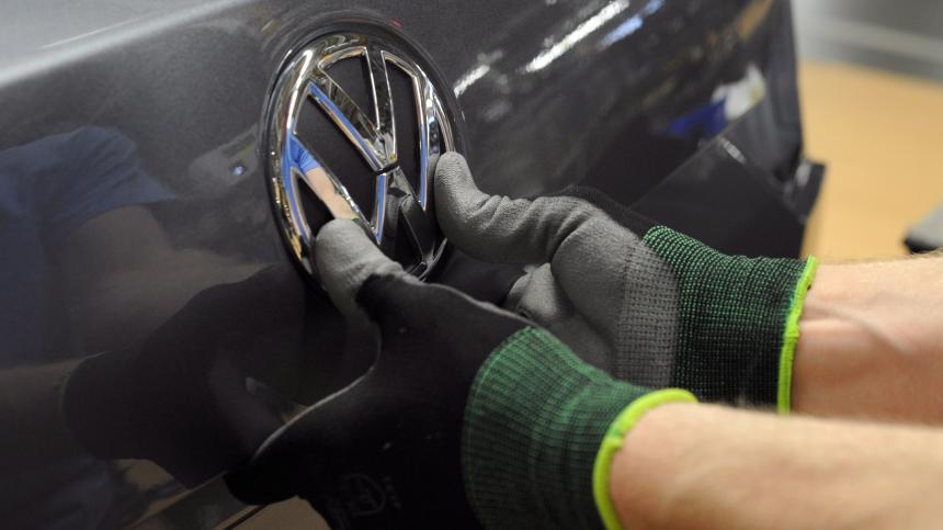 Tesla - Autos, Laster, Speicher und Solardächer 1016775