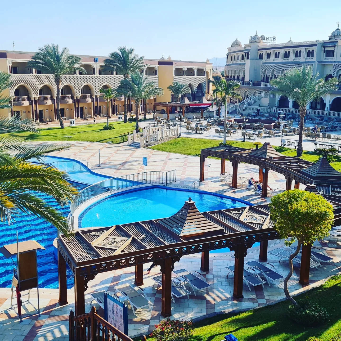 Telefonica Deutschland ..............(WKN: A1J5RX) 1357837