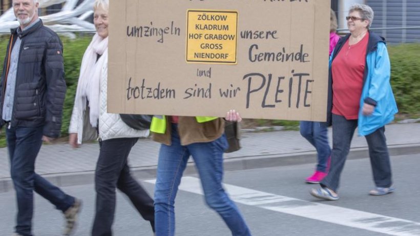 Tesla - Autos, Laster, Speicher und Solardächer 1146763