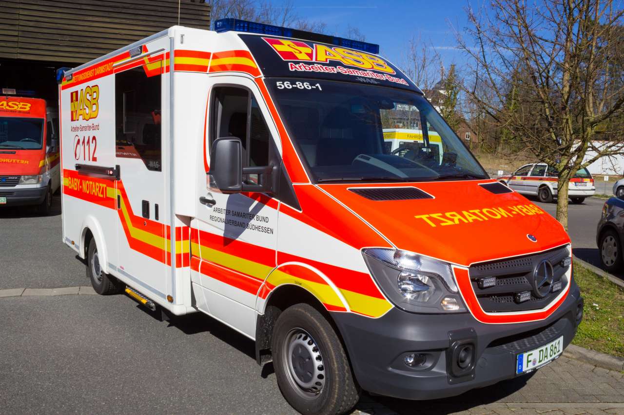 Tesla - Autos, Laster, Speicher und Solardächer 1018983