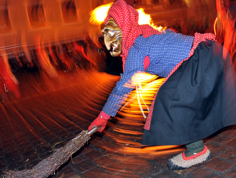 Hexensabbat - am Freitag fliegt sie wieder 283185