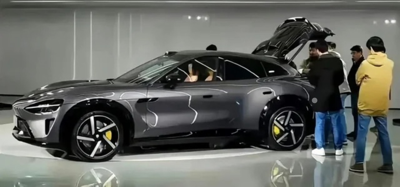 Tesla - Autos, Laster, Speicher und Solardächer 1483585