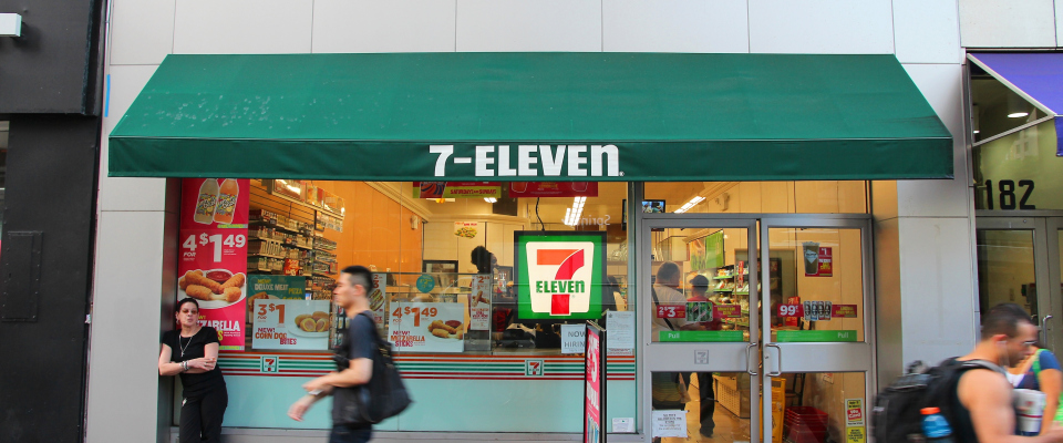 7-Eleven gehört zur Seven & I Holdings.
