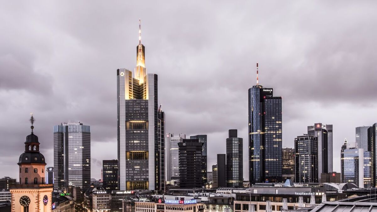 Dunkle Wolken über Frankfurt: Die Lage der deutschen Geldhäuser bleibt schwierig