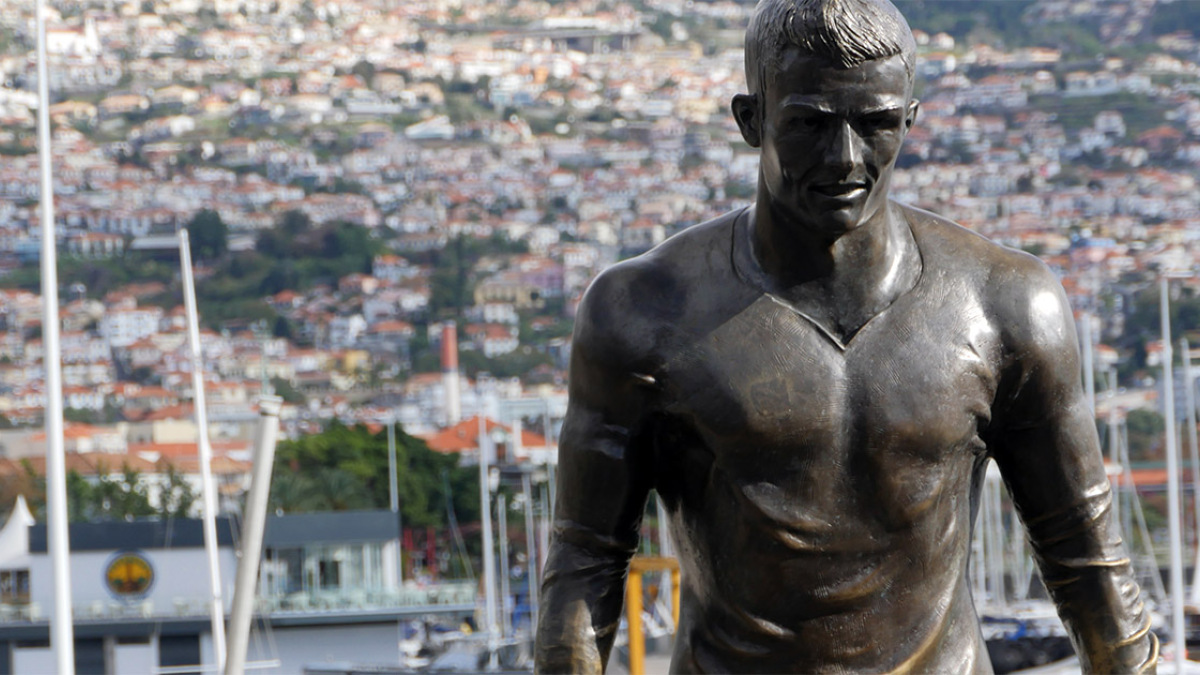 Cristiano-Ronaldo-Statue in Funchal (Portugal), dem Geburtsort des Fußballers