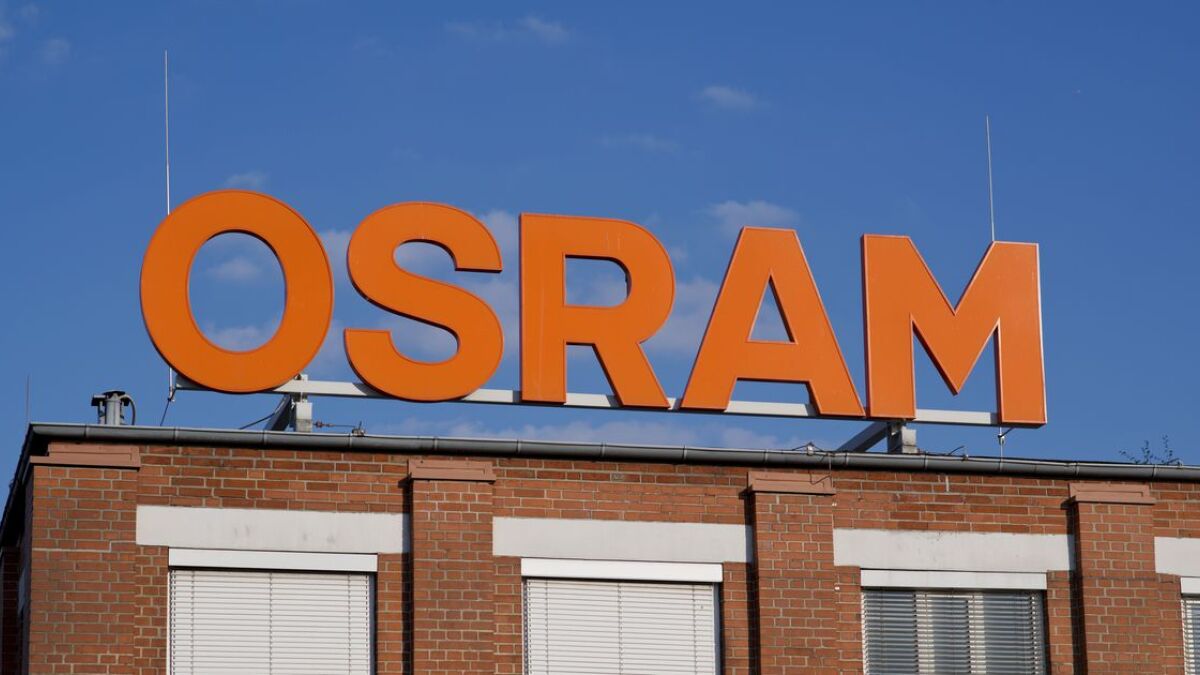 Osram-Logo auf einem Fabrikgebäude in Berlin.