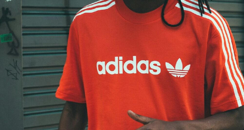 Adidas &uuml;berrascht mit 40% Dividendenanstieg 