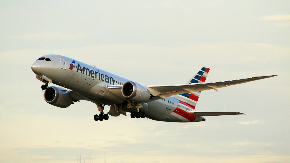 Ein American Airlines Flugzeug beim Start in Los Angeles. 