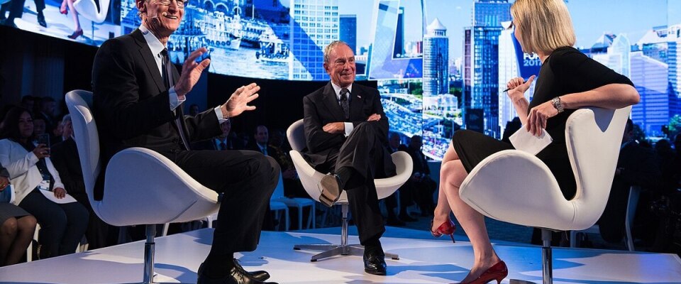 Apple CEO Tim Cook, Bloomberg LP Gründer Mike Bloomberg und BusinessWeek Editor Megan Murphy beim  2017 Global Business Forum