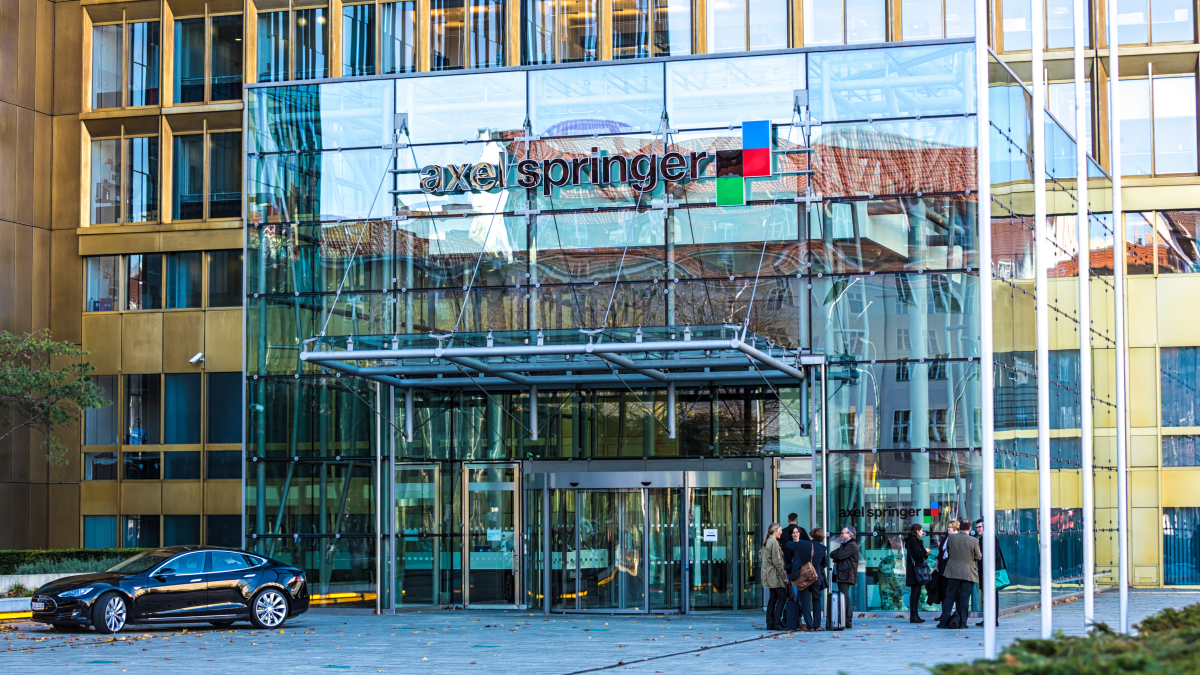 Eingang der Axel Springer-Konzernzentrale in Berlin.