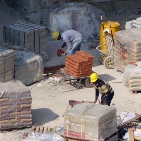Bauarbeiter im Hochbau (Symbolbild).