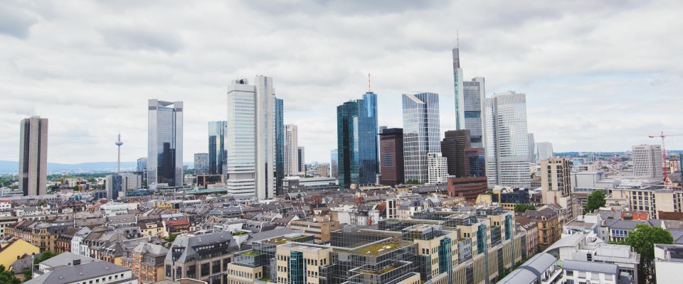 Blick auf die Frankfurter City. Die Mainmetropole ist einer der wichtigsten europäischen Finanzplätze.