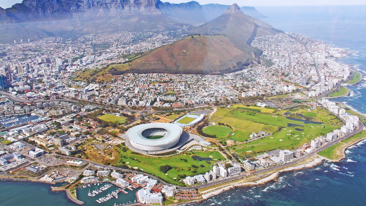 Blick auf das südafrikanische Kapstadt von oben.