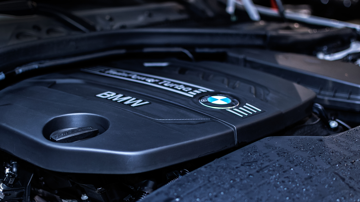 Unter der Haube: Ein Motor von BMW.