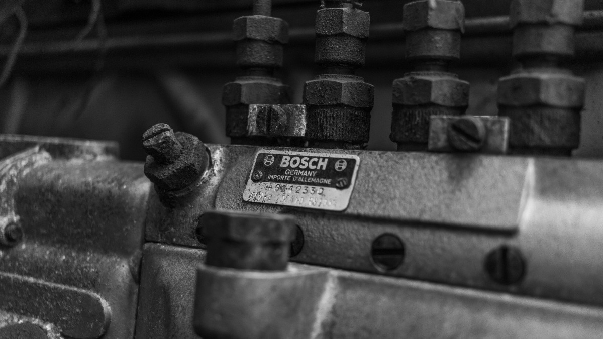 Bosch-Schriftzug auf einer alten Maschine.