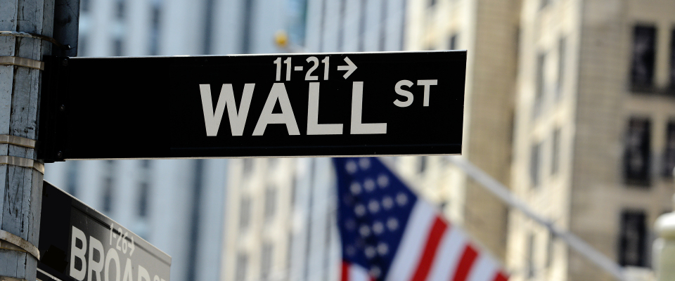 Das Straßenschild der Wall Street in New York (Symbolbild).