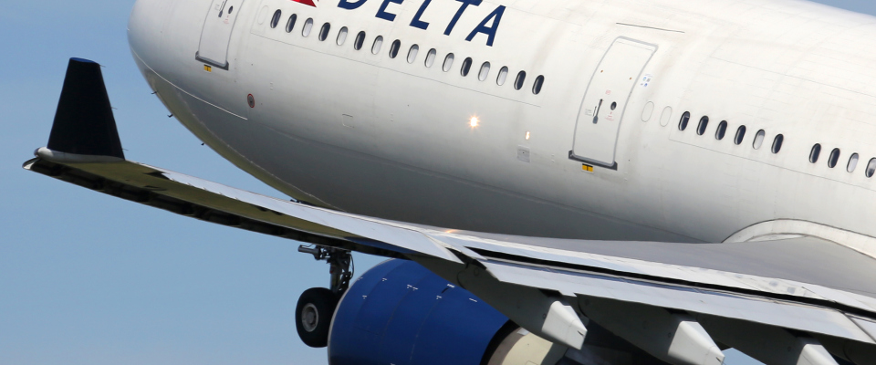 Ein Flugzeug von Delta Airlines. 