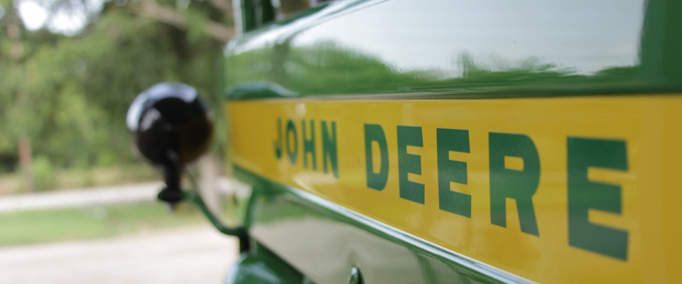 Der John Deere-Schriftzug