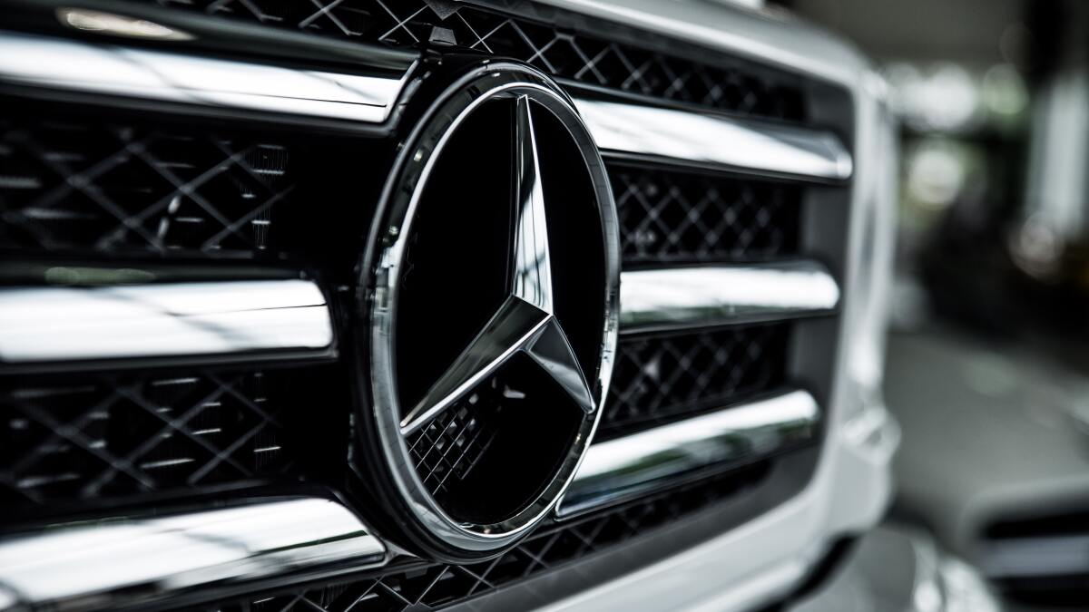 Der Stern eines Mercedes Benz.