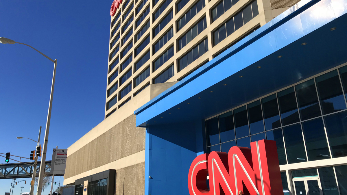 Der US-amerikanische TV-Sender CNN gehört zum Unternehmen Time Warner.