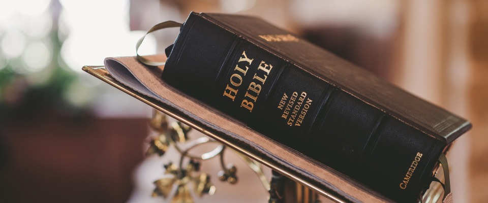 Die Bibel - das Gebetsbuch des Christentums.