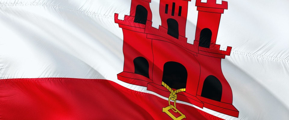 Die Flagge Gibraltars.