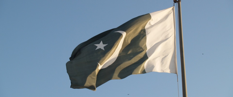 Die pakistanische Flagge.