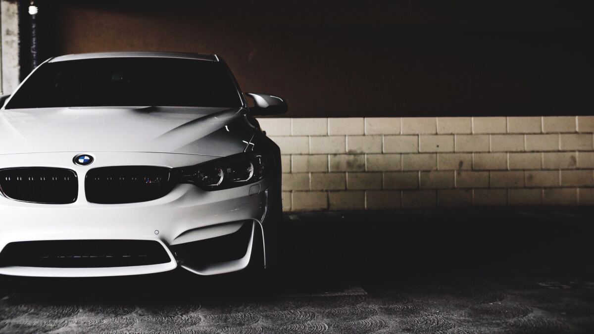 Ein Auto der Marke BMW.
