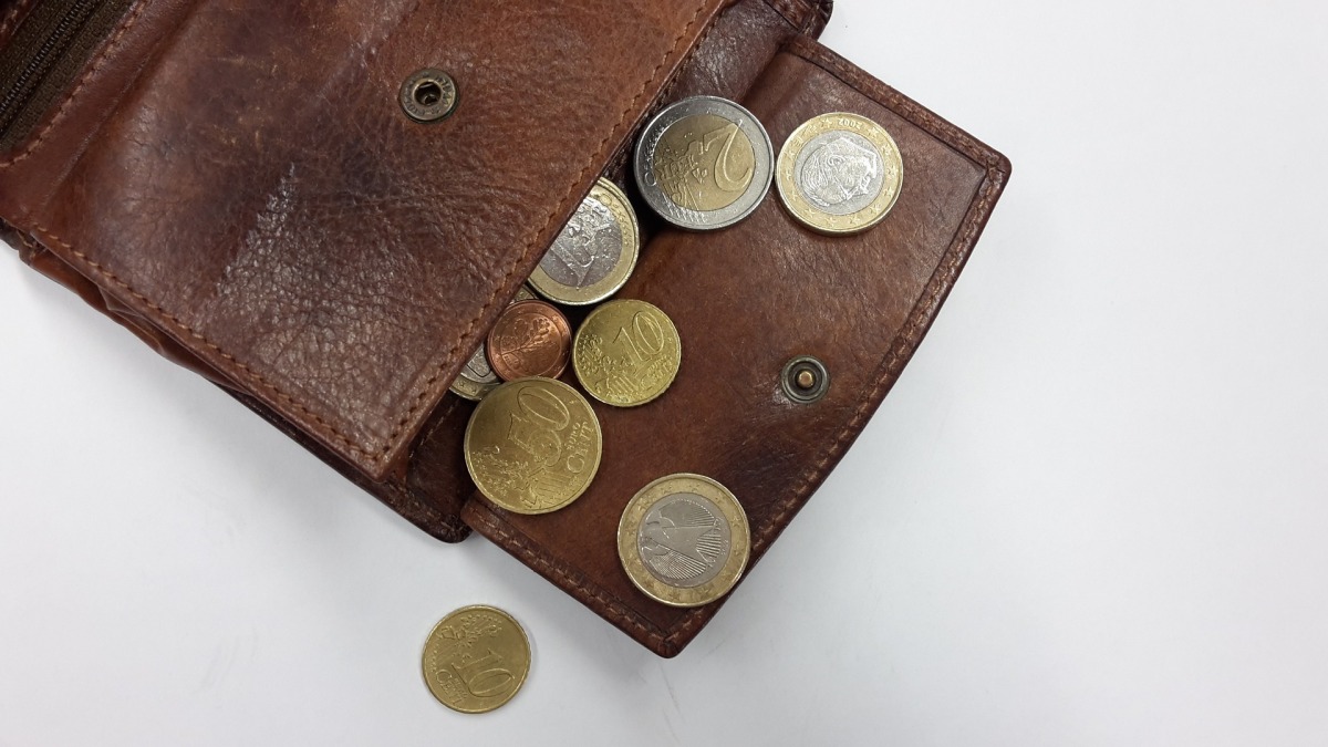 Ein Geldbeutel mit Euromünzen. (Symbolbild)