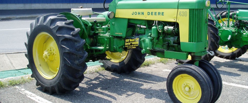 Ein Traktor von John Deere.