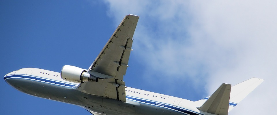 Eine Boeing in der Luft.