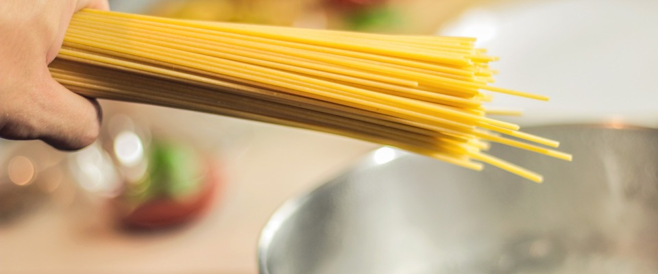 Eine Hanvoll Spaghetti (Symbolbild).