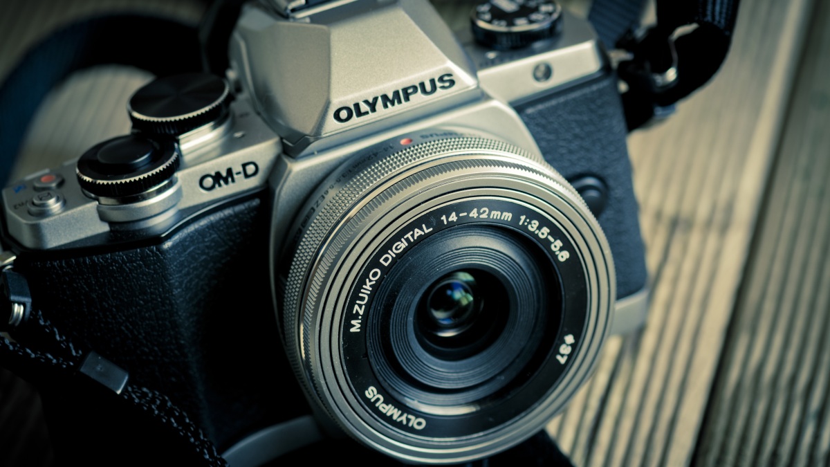 Eine Kamera der Marke Olympus.