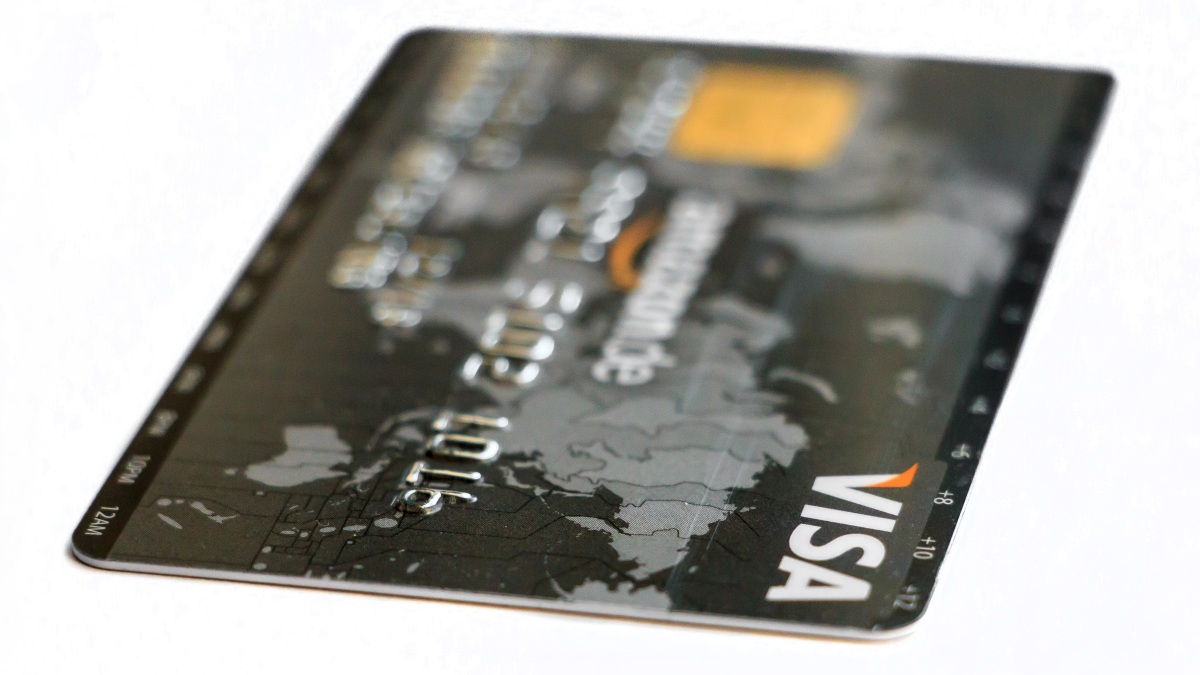 Eine Kreditkarte von Visa.