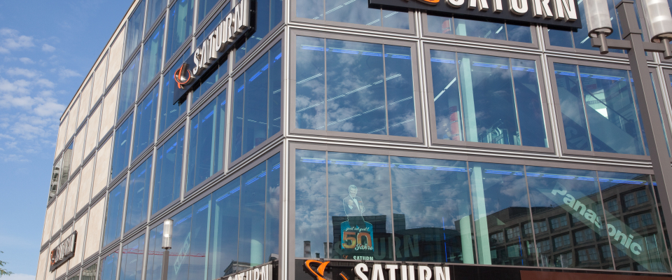 Eine Filiale von Saturn in Berlin. Saturn ist eine Elektronikkette und gehört zu Ceconomy.