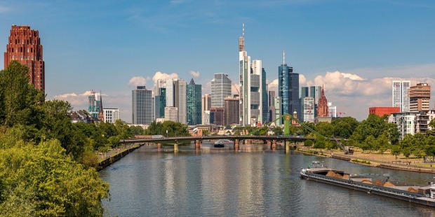 Aktien Frankfurt Eröffnung: Dax verharrt auf hohem Niveau