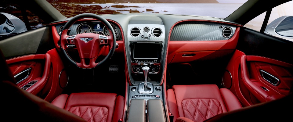 Innenraum eines Bentley GT Coupé.