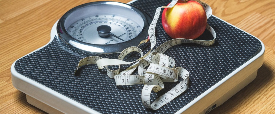 Mit Diätprogrammen wollen viele Menschen mehr auf Gewicht und Ernährung achten. (Symbolbild)