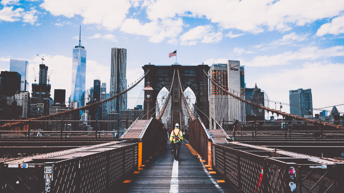 Die New Yorker Brooklyn Bridge. New York ist die Börsenmetropole der Vereinigten Staaten. (Symbolfoto)