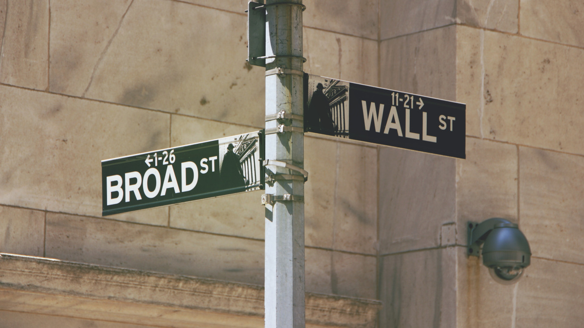 Straßenschild der New Yorker Wall Street.